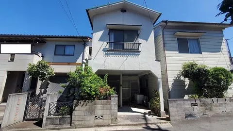 2F 4DK in Minami-Kume-cho, Matsuyama-city (Kume Sta.)

4,800,000 yen