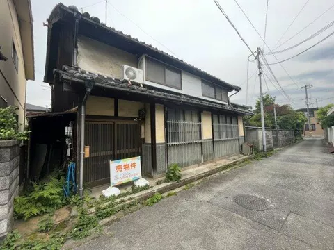 Nawate-cho, Kashihara-shi, Nara (Unebi Sta.) 2F 4DK

3,850,000 yen