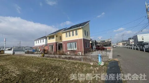 Ogaki City, Higashimachi 1-chome (Higashi-Ogaki Station) 2-story building 4LDK
