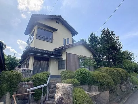 Used single-family home in Ishii, used house