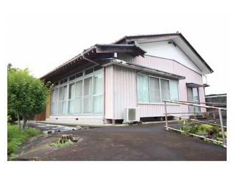 Yamakata (Yamakata-juku Station) 2.8 million yen