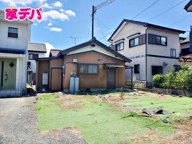 ■Single-story house■Rain shelter space included■Independent kitchen■Parking space for 2 cars possible