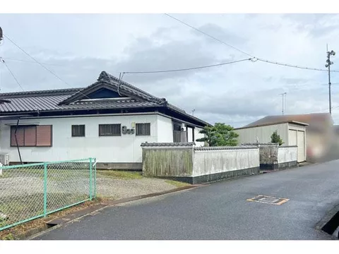Ureshino Tsuyajō Town (Rokkenguchi Station) 7.5 million yen
