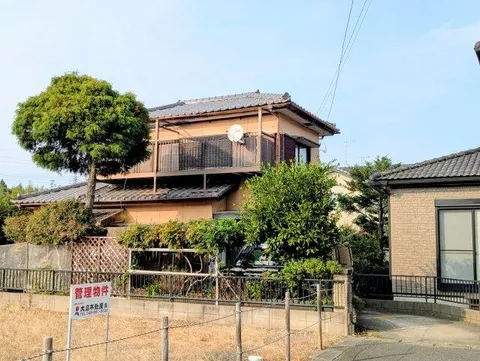 2F 4DK in Yorii-machi, Osato-gun, Hokkaido

3.9 million yen
