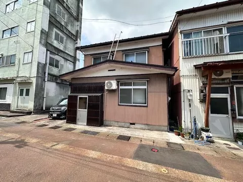 1-cho, Honmachi, Ojiya City (Ojiya Station) 2-story 4K