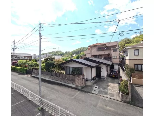 A spacious single-story house with approximately 98 tsubo of land and 31 tsubo of building! Equipped with economical city gas!