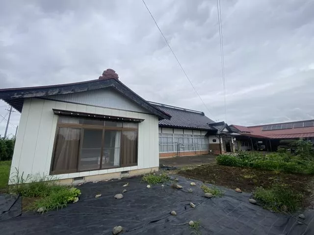 Oshu City, Iwate Prefecture, Nanto, Yachinaka (Mizusawa Station), single-story building, 11DK