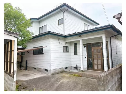 A 2-story house with 6SDK, 230 m (1 minute by car) to National Route 457.