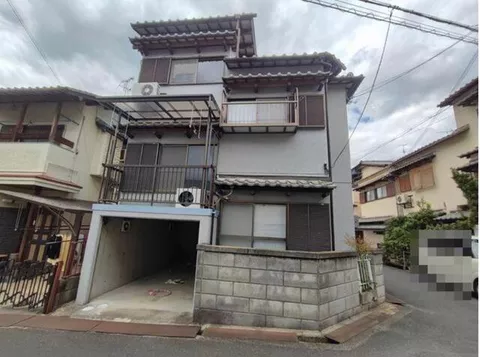 Higashi Osaka City Yokokōji 4-chome (Hyōtan-yama Station) 3-story 6LDK