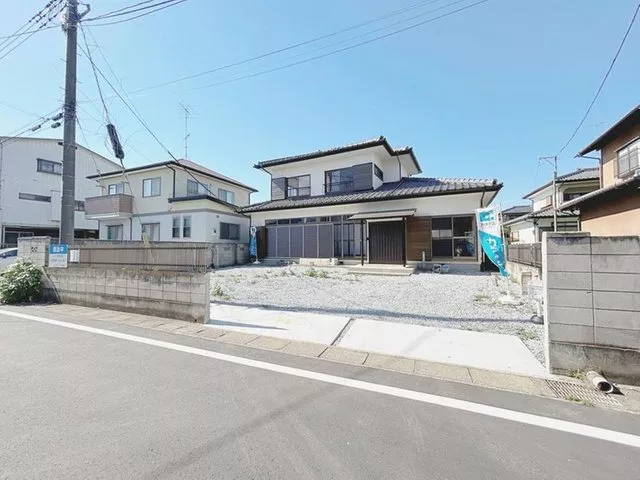 【Open House】【Under Renovation】Parking for 2 regular cars in parallel available. South-facing with good sunlight