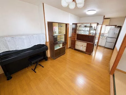 【12-minute walk from Tobu Dobutsu Koen Station】 Spacious 3LDK with plenty of storage and attic storage ◇ Parking for 1 car available ◆