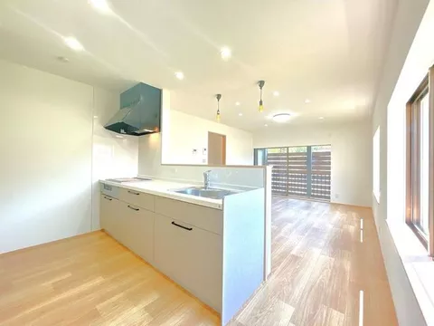 [Open House] Interior renovated / Water facilities replaced / Garden space available / Quiet residential area