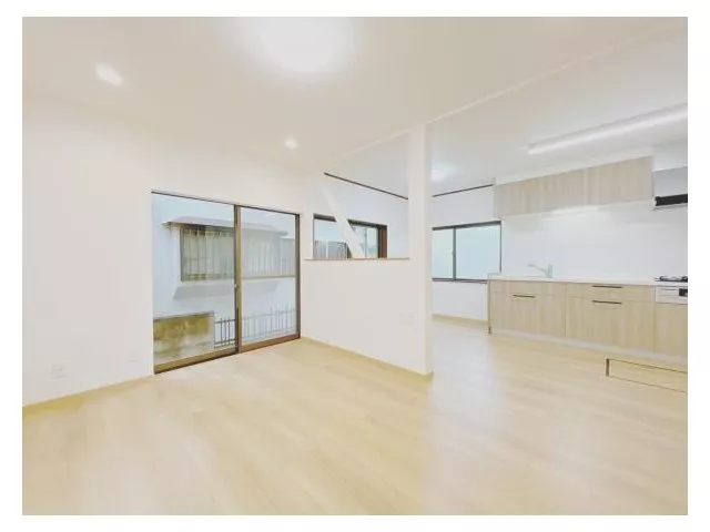 [Open House] Renovated [New water facilities replaced] [Exterior painting completed] 15 minutes on foot