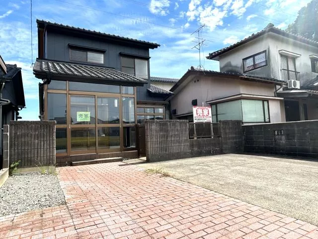 Takaoka City Ishise (Etchu Nakagawa Station) 2-story 4LDK