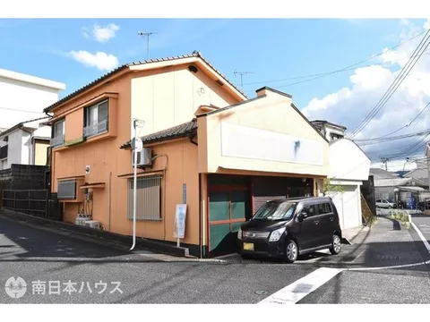 ■ 3-minute walk to Seiwa Elementary School ■ 20-minute walk to JR Taniyama Station ■ Corner Lot