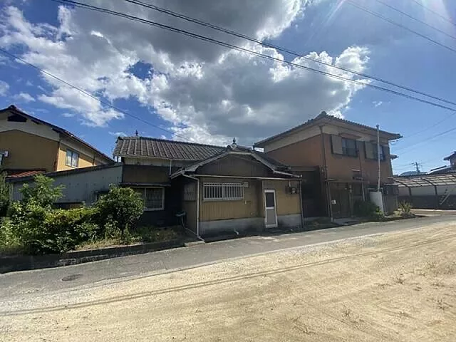 Used single-family home Nakatado District Tadotsu Town Katsuhara detached house