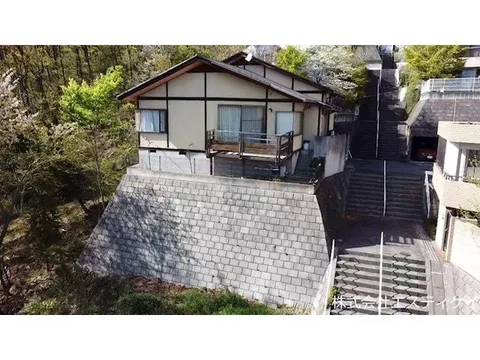 A 4SLDK used house nestled in Yamamiya-cho, Kofu City, enjoying nature and convenience.