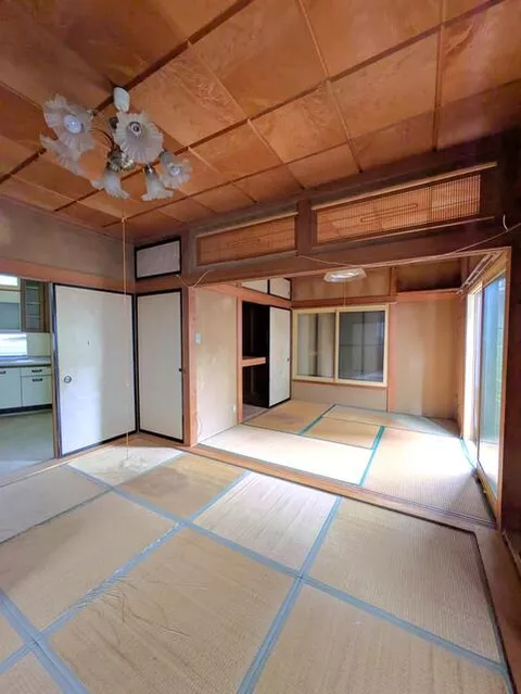 Azuma District, Tsumagoi Village, Oaza Ashiodata (Manza-Kazawaguchi Station) 2-story 4LDK