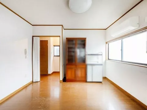 ◇ 5 minutes on foot from JR Nara Line "Ogura" Station ◆ Custom-built house with ample storage ◇ Good ventilation and sunlight