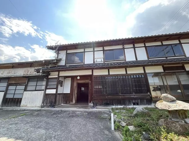 A charming old house with remaining beams and pillars, full of atmosphere.