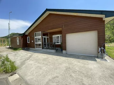 Kuroishi City, Okiura, Osakacho (Kuroishi Station) Single-story building 2SLDK