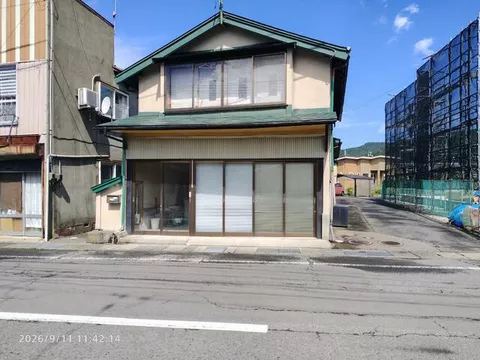 Minami Tsugaru District, Owani Town, Owani, Maeda (Owani Onsen Station) 2-story building 6SK
