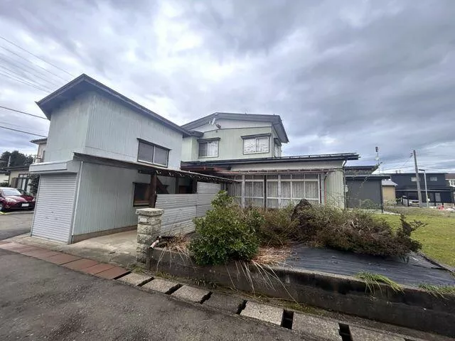 Joetsu City, Goten-yama Town (Takada Station) 2-story building 5DK