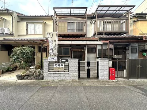 ◆880,000 yen in the Katsura area! Compact terrace house!