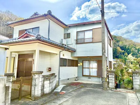 Yoshinogawa City, Yamakawa-cho Kawada (Kawada Station) 2-story building 6SDK