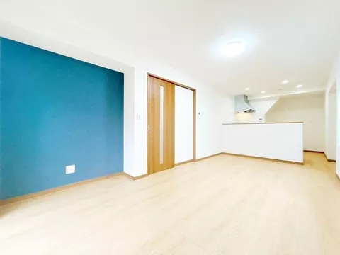 【Open house held】Interior and exterior renovated / New earthquake resistance compliance / Water facilities replaced / Parking for 2 cars available