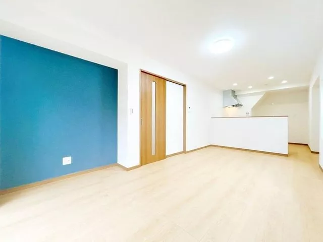【Open house held】Interior and exterior renovated / New earthquake resistance compliance / Water facilities replaced / Parking for 2 cars available