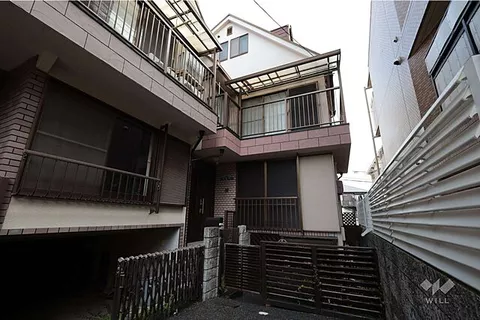 Used terrace house in Nishinomiya City, Monzen-cho, terrace house