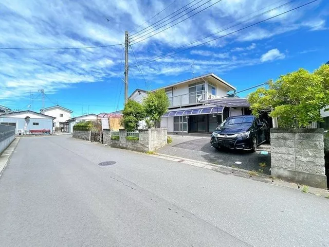 5 minutes on foot from JR Tohoku Main Line "Atago"