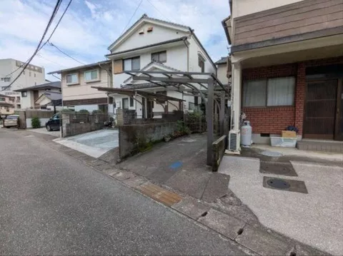 Kochi City Akaishicho (Asahimachi 1-chome Station) 2-story 3DK