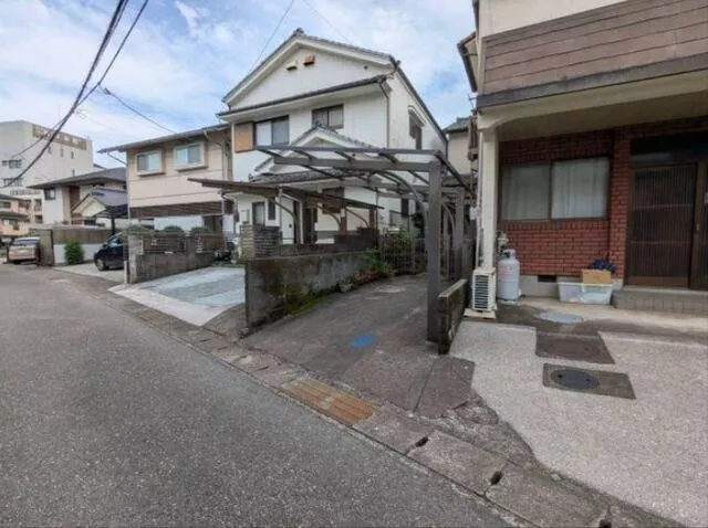 Kochi City Akaishicho (Asahimachi 1-chome Station) 2-story 3DK