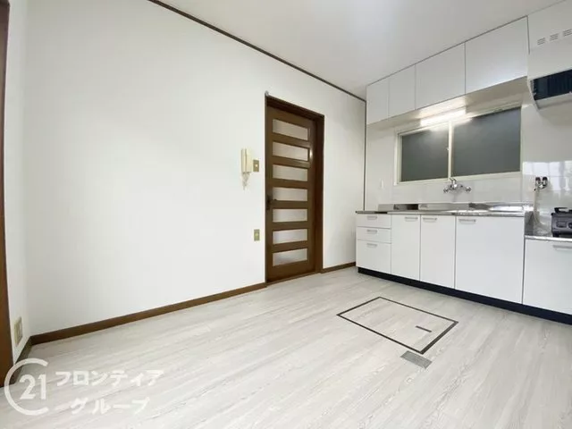 ■Northwest corner lot / 6-minute walk from Kintetsu "Ogura Station" ■Renovation history / 9-minute walk from Minami Ogura Elementary School