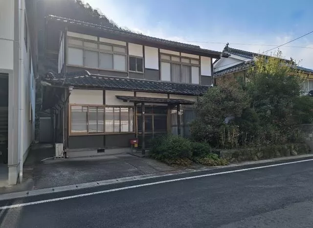 Kume County, Misaki Town, Nishikawa (Mimasaka Ochiai Station) 2-story 5DK