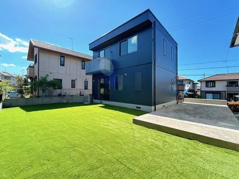 【Open house held】【Interior and exterior renovated】House built by Sekisui House. Parking for standard cars in tandem