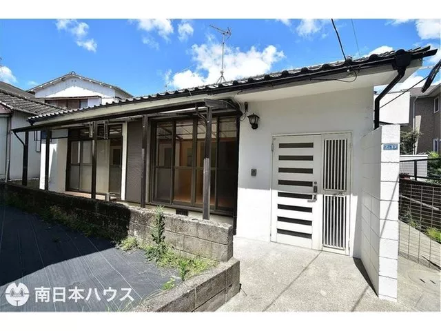 ◆ 2 minutes on foot to Nankoku/Kakegosh bus stop ◆ 2LDK ◆ Single-story building ◆ Good condition indoors
