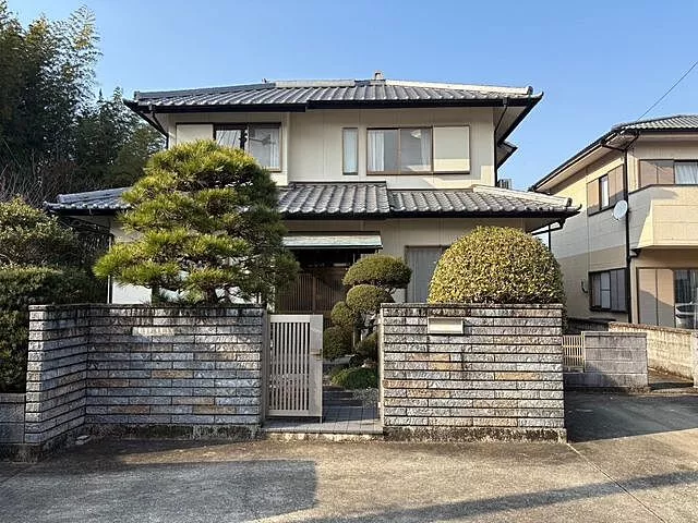 Used single-family home in Kuwano-cho, Nakakaya