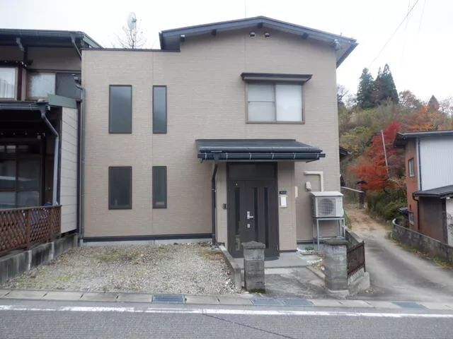 Takayama City, Akebono-cho 1-chome (Takayama Station) 2-story building 6SDK