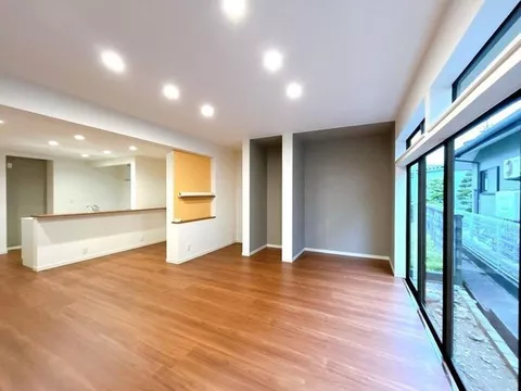 [Open House] Interior and exterior renovations completed / Move-in available within the year / Seismic reinforcement work / Water facilities replaced / 3