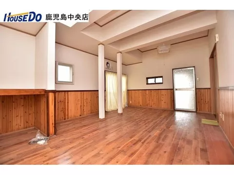 ◆ 4 minutes on foot to the bus stop "Tōkōkōshita" in Nankoku ◆ Parking for 2 cars ◆ Renovated in June of the first year of Reiwa