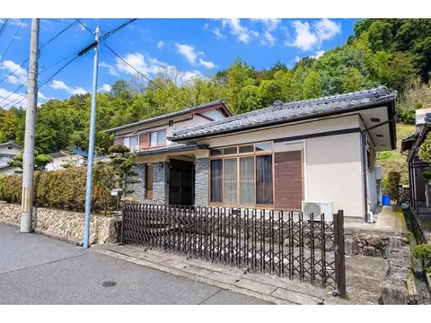 ■Spacious 82 tsubo lot■5DK + S for a comfortable family home