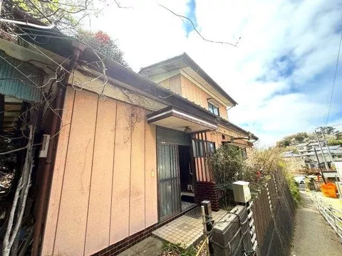 ◆Continuation Japanese-style room ◆Quiet residential area ◆Underfloor storage ◆Closet ◆Separate bath and toilet
