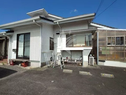 A 7LDK two-story house in Otofusa-cho! A house suitable for two families with a good view to the north!