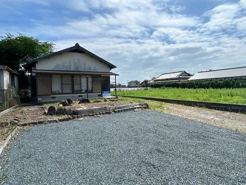 [Open House Held] Interior and exterior renovation planned / Water area replacement / Single-story / Parking for 3 cars available