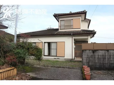 This is a used house in Tano Town.