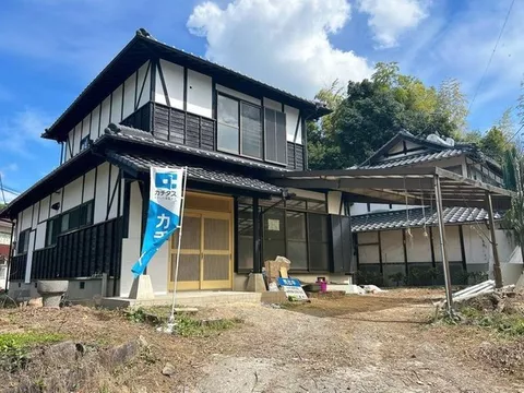 [Viewing event held] Interior and exterior renovation planned / Water facilities replacement / Parking for 3 cars available / Garden space available