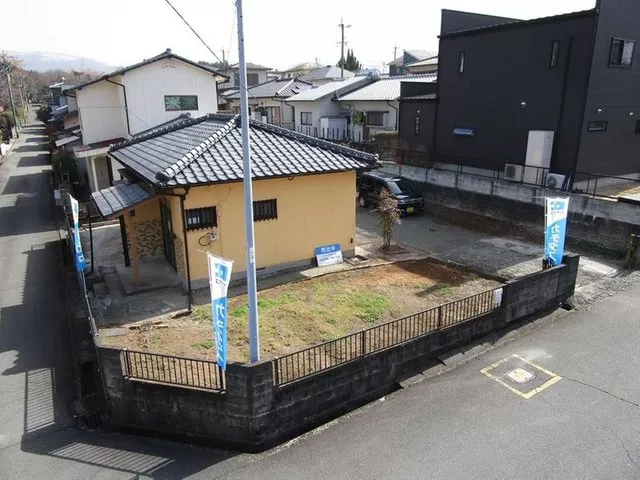 [Open House Held] [Renovated] [Immediate Move-In Available] A small and cute house.